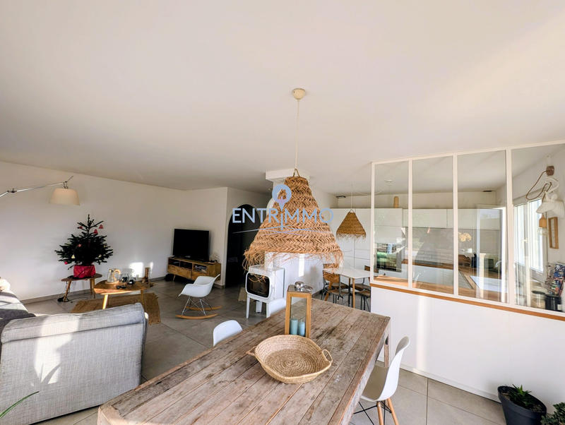 Maison - 96 m² - 5 pièces