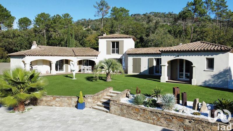 Maison - 187 m² - 8 pièces