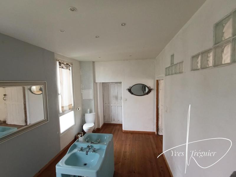 Maison - 406 m² - 7 pièces