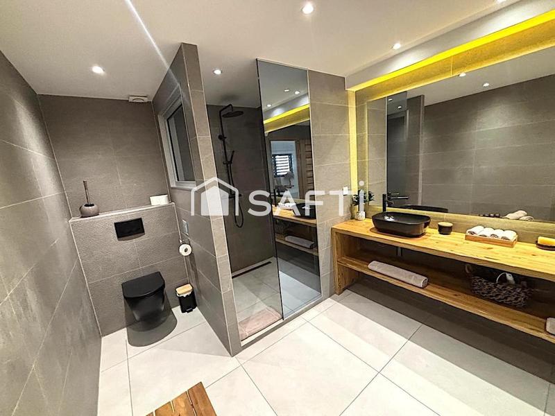 Appartement - 130 m² - 3 pièces