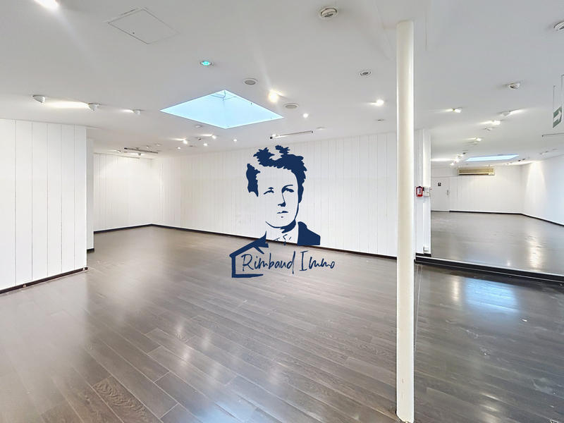 Local d'activités - 445 m²