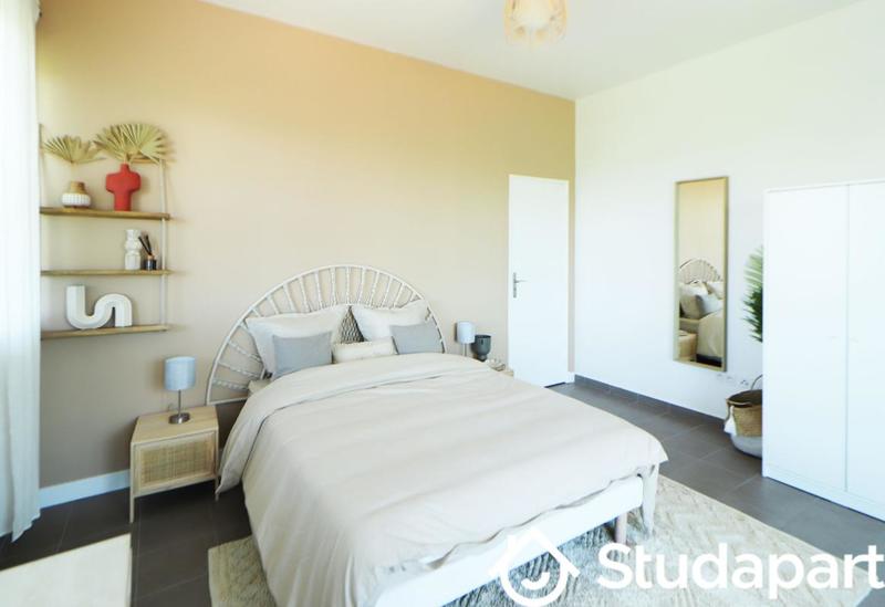 Chambre - 10 m² - 1 pièce