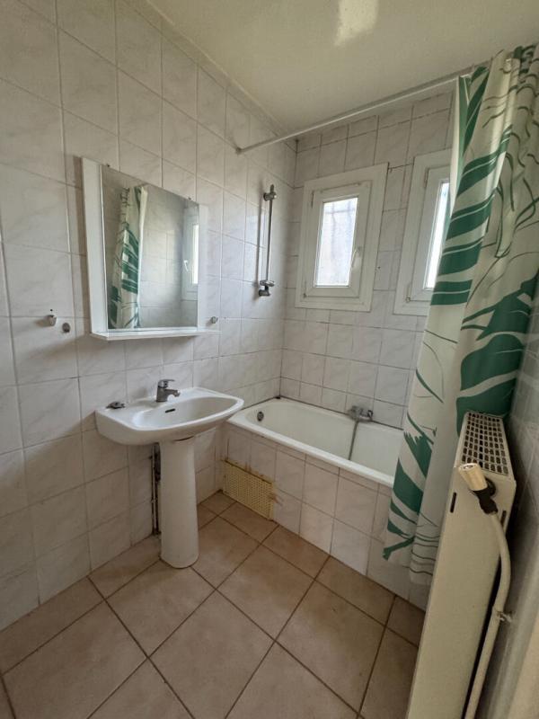 Maison - 80 m² - 5 pièces