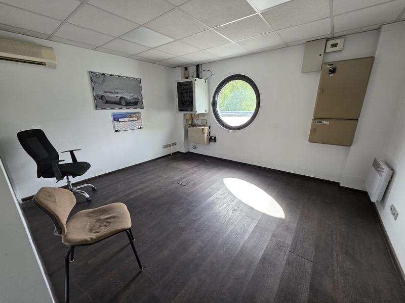 Entrepôt - 2 860 m²