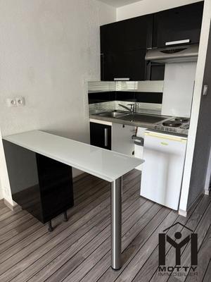 Studio - 25 m² - 1 pièce
