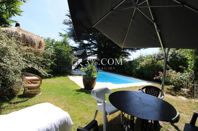 Maison - 290 m² - 9 pièces