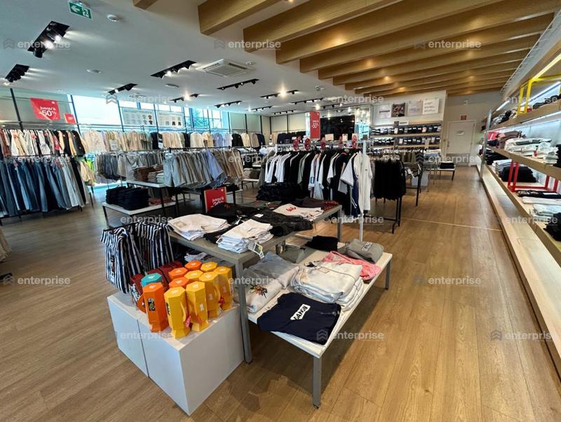 Local commercial - 347 m²