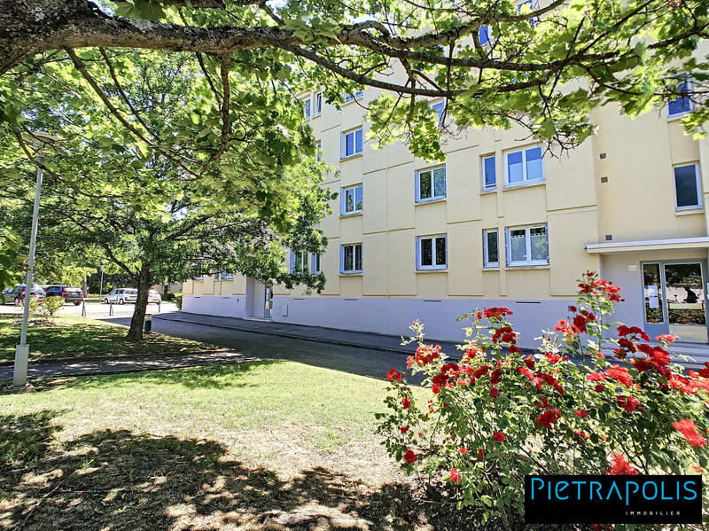 Appartement - 79 m² - 3 pièces