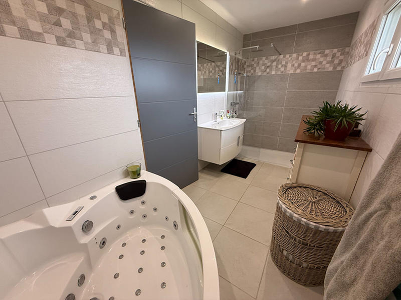 Maison - 121 m² - 5 pièces