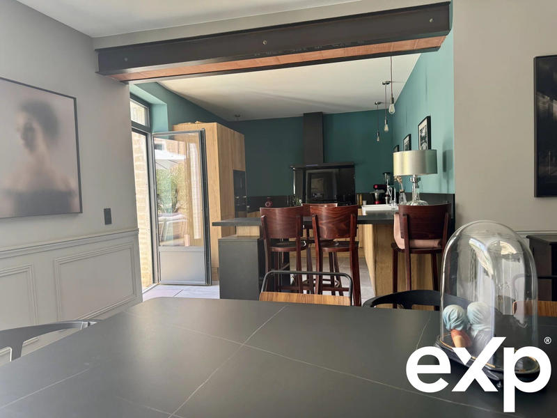 Maison traditionnelle - 400 m² - 12 pièces