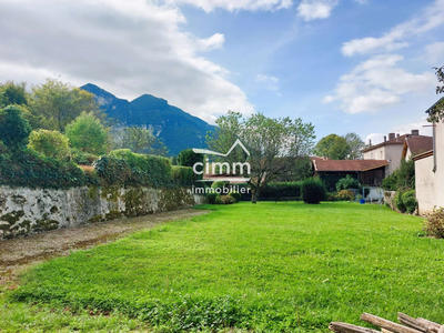 Maison traditionnelle - 186 m² - 7 pièces