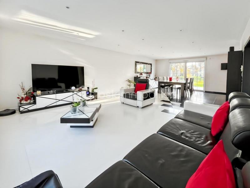 Demeure - 341 m² - 7 pièces