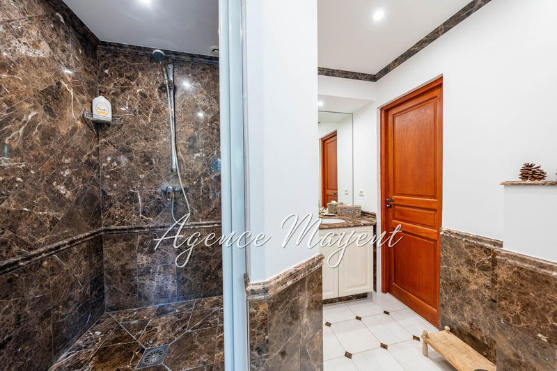 Appartement - 120 m² - 4 pièces