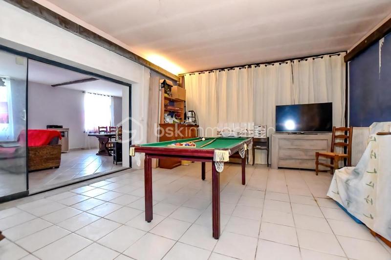 Maison - 203 m² - 6 pièces