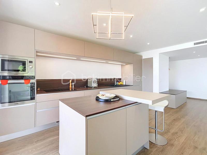 Appartement - 94 m² - 3 pièces