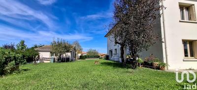 Maison - 270 m² - 10 pièces