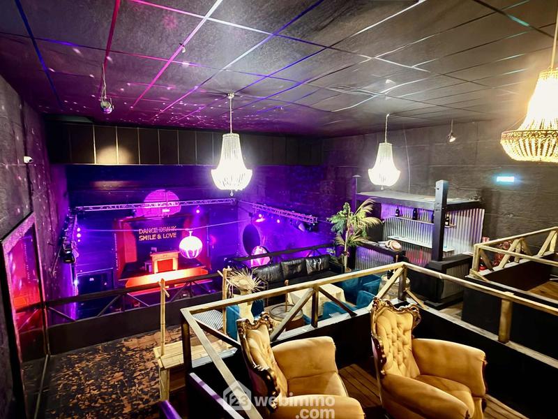 Local commercial - 547 m² - 5 pièces