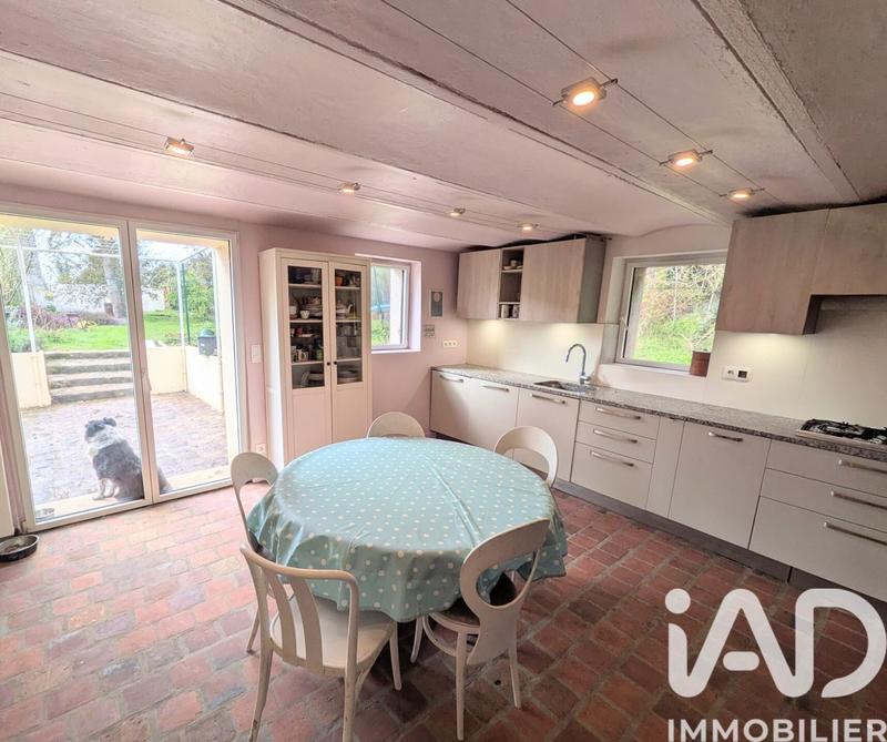 Maison - 570 m² - 8 pièces