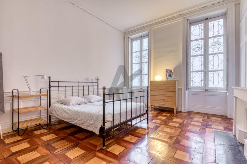 Appartement - 180 m² - 5 pièces