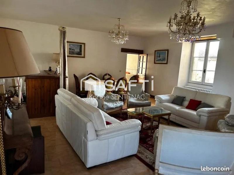 Maison - 208 m² - 7 pièces