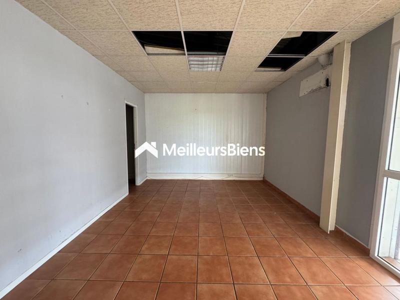 Local d'activité / Entrepôt - 50 m² - 4 pièces
