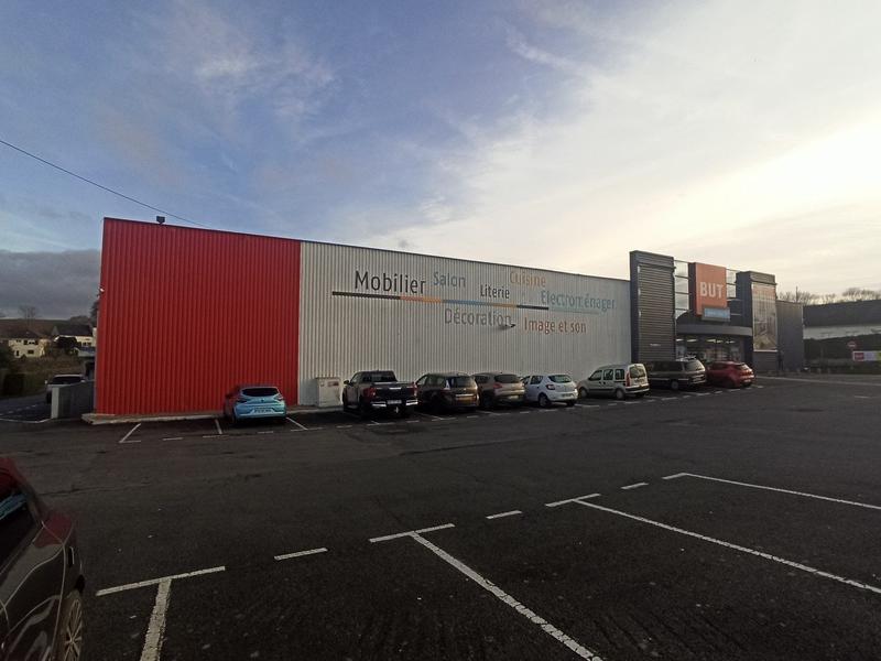 Local commercial - 4 700 m²