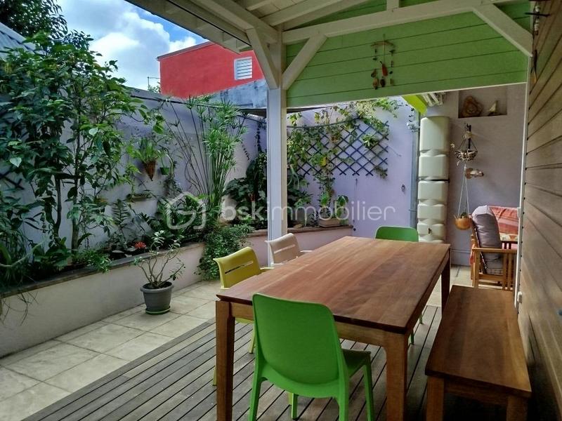 Maison traditionnelle - 83 m² - 3 pièces