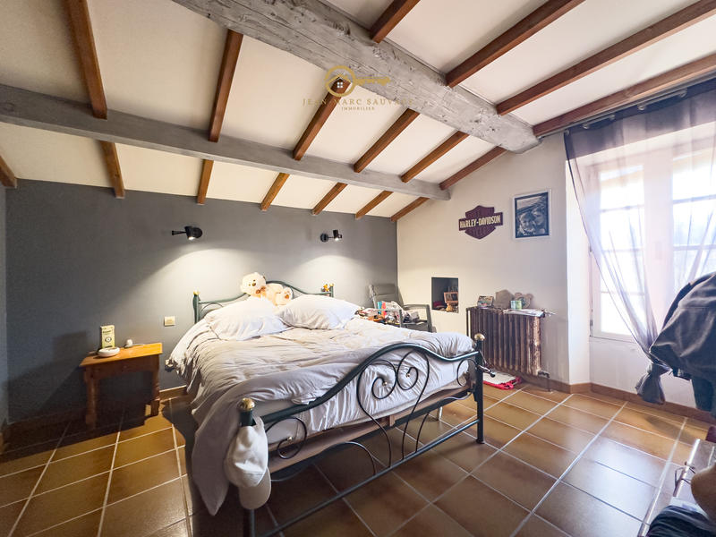 Propriété - 231 m² - 14 pièces