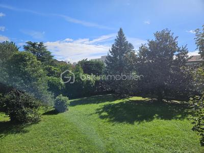 Demeure - 185 m² - 8 pièces