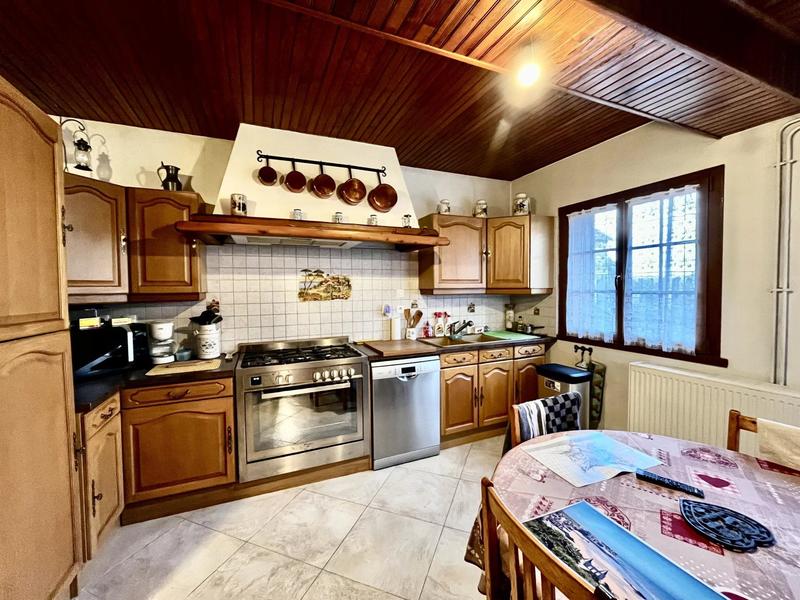 Maison - 200 m² - 6 pièces