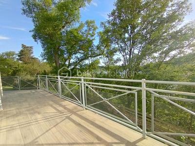 Propriété - 294 m² - 9 pièces