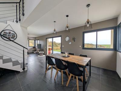 Maison d'architecte - 124 m² - 5 pièces