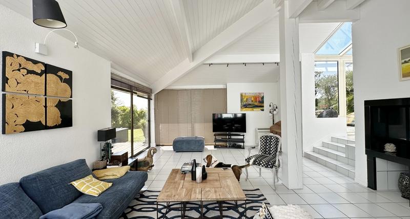 Maison d'architecte - 240 m² - 9 pièces