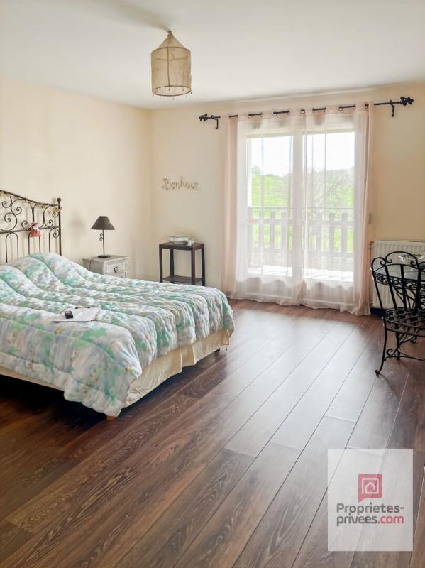 Maison - 230 m² - 8 pièces