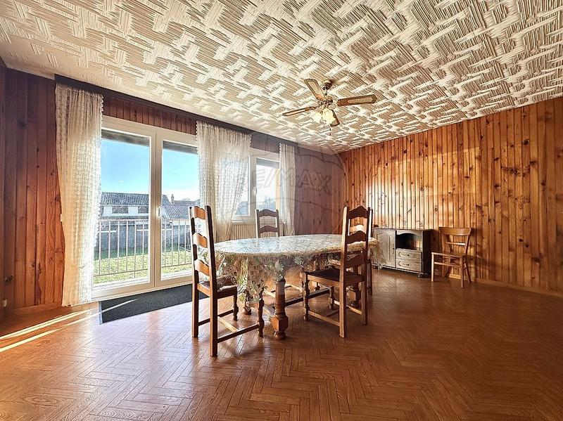 Maison - 96 m² - 5 pièces