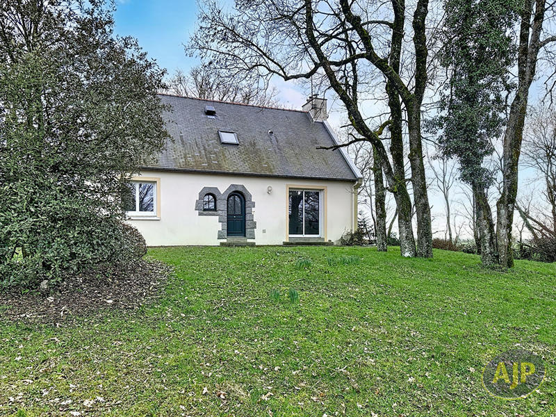 Maison - 122 m² - 6 pièces