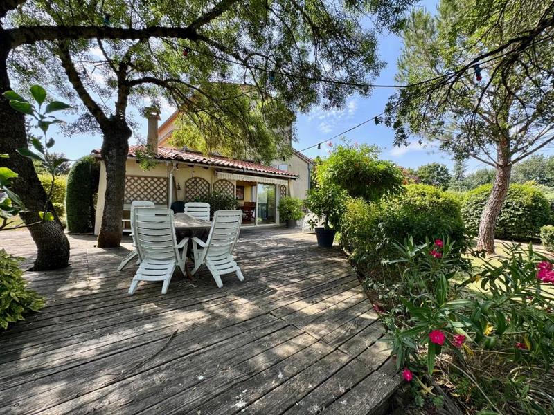 Demeure - 163 m² - 6 pièces