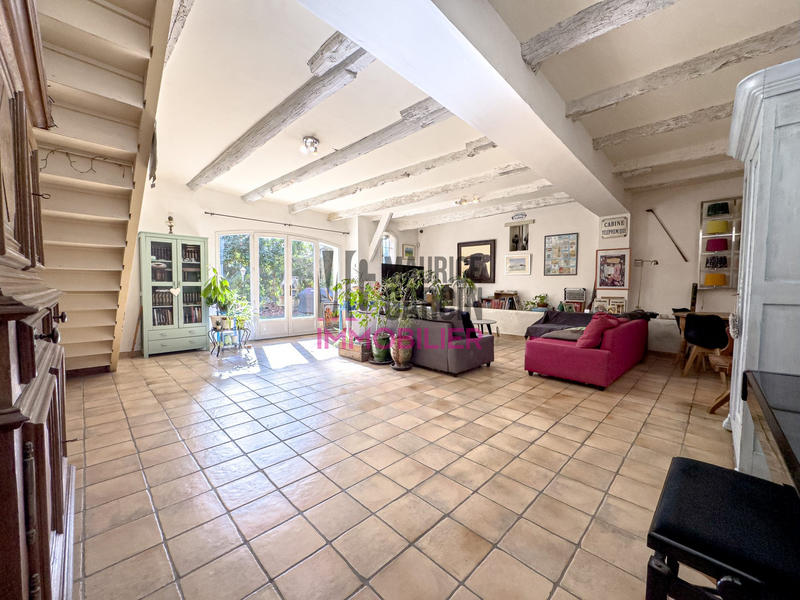 Maison - 276 m² - 8 pièces