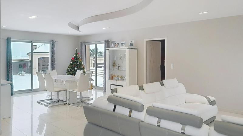 Maison - 210 m² - 7 pièces