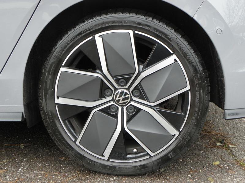 Volkswagen Golf 8 1.5 E-Tsi 150 RLine Dsg