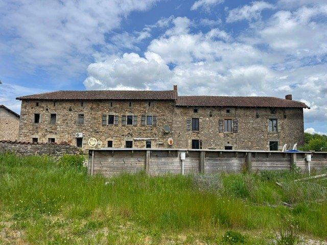 Corps de ferme - 351 m² - 9 pièces