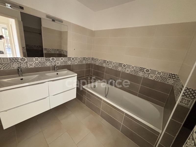 Appartement - 96 m² - 3 pièces