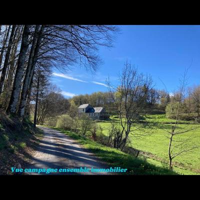 Maison - 298 m² - 9 pièces