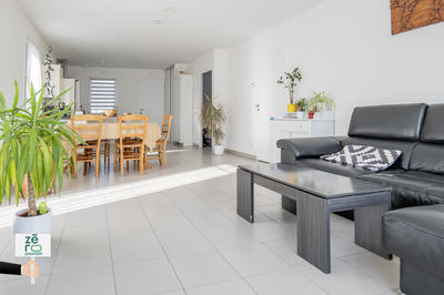 Maison - 96 m² - 5 pièces