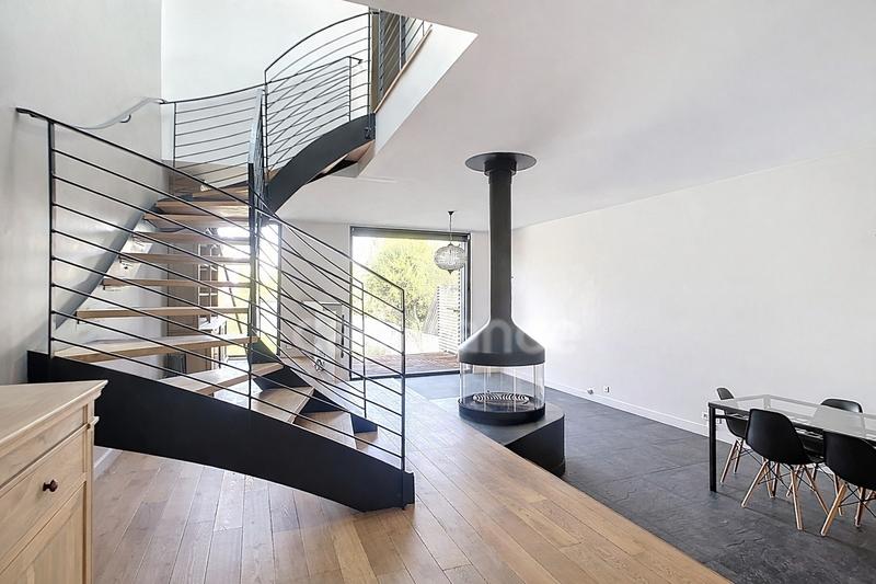 Maison - 181 m² - 8 pièces