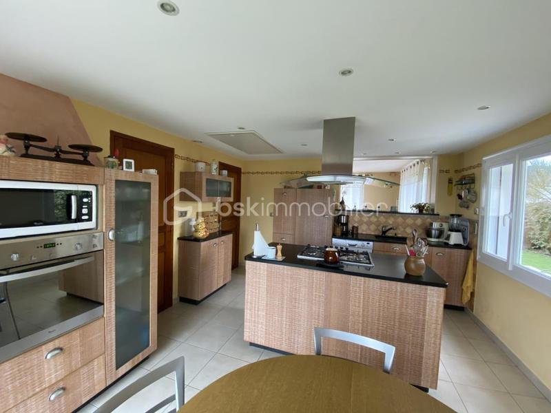 Maison traditionnelle - 163 m² - 6 pièces