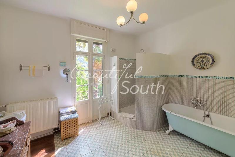 Maison chambre d'hôtes - 330 m² - 15 pièces