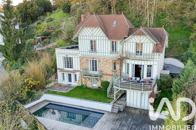 Maison - 310 m² - 10 pièces