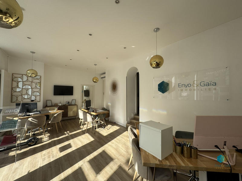 Local commercial - 67 m² - 3 pièces