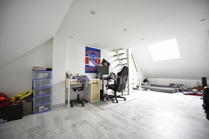 Maison - 111 m² - 5 pièces